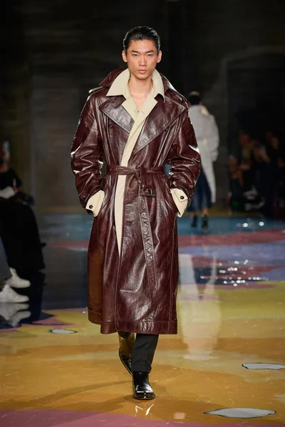 Look 12
